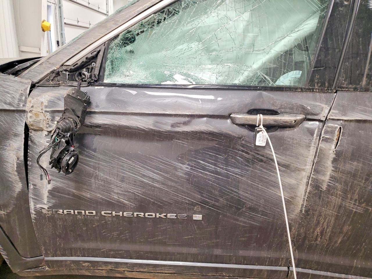 2023 JEEP GRAND CHEROKEE OVERLAND photo 13