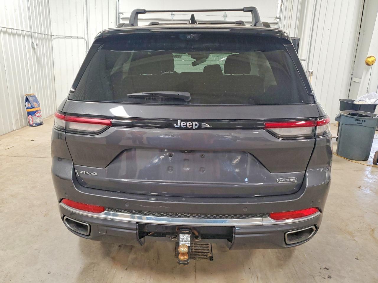 2023 JEEP GRAND CHEROKEE OVERLAND photo 11