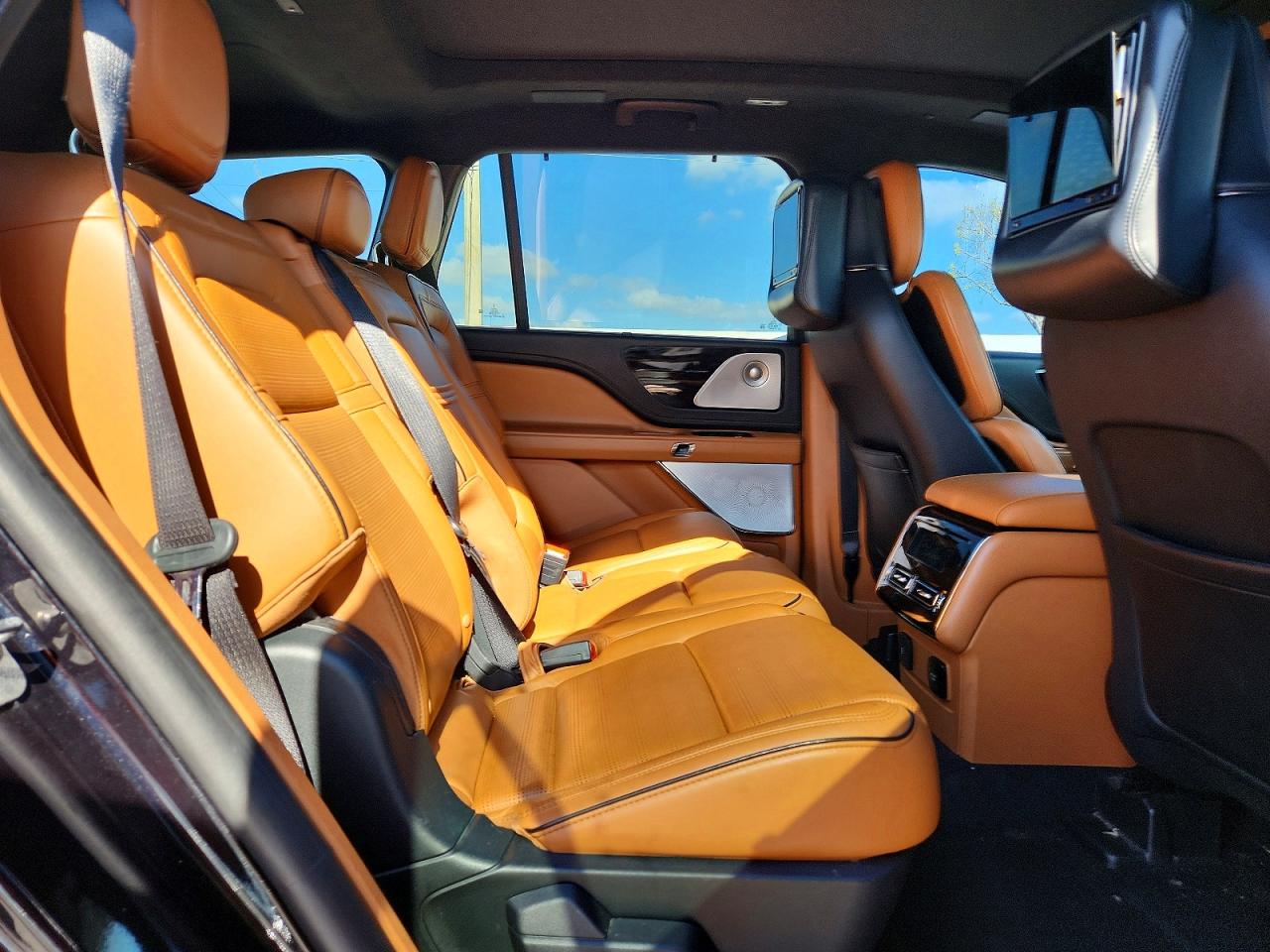 2021 LINCOLN AVIATOR BLACK LABEL photo 11