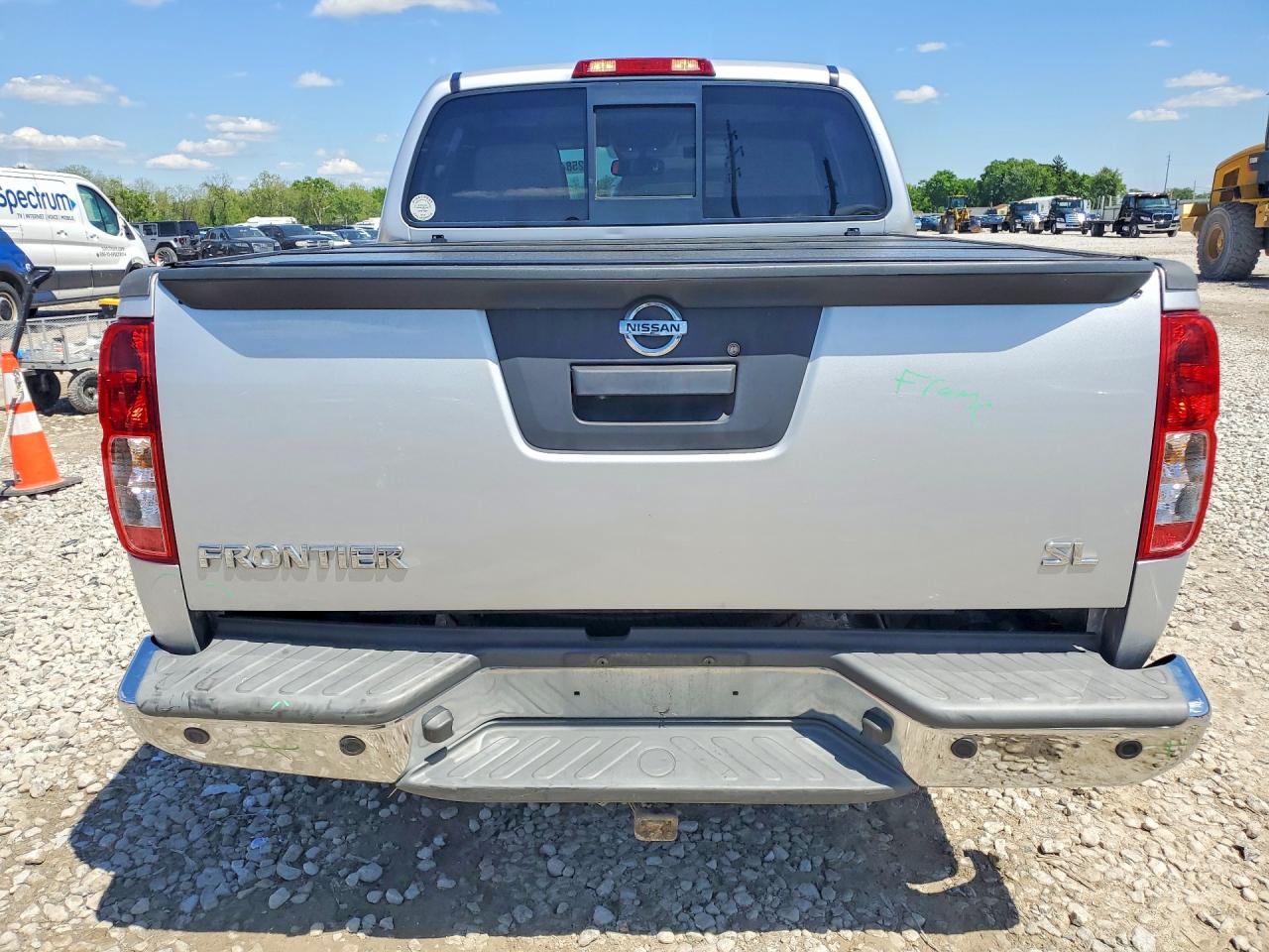 2019 NISSAN FRONTIER SL photo 16