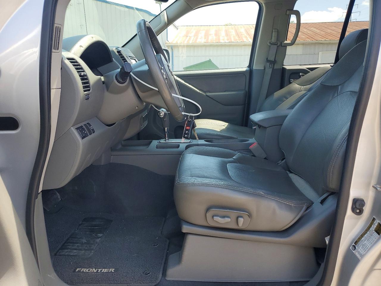 2019 NISSAN FRONTIER SL photo 19