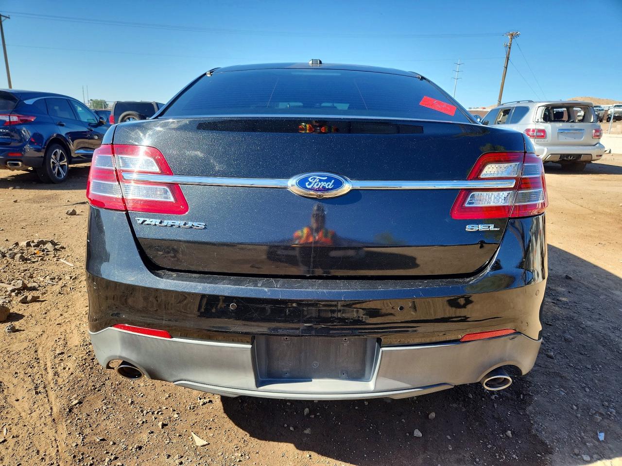 2015 FORD TAURUS SEL photo 11