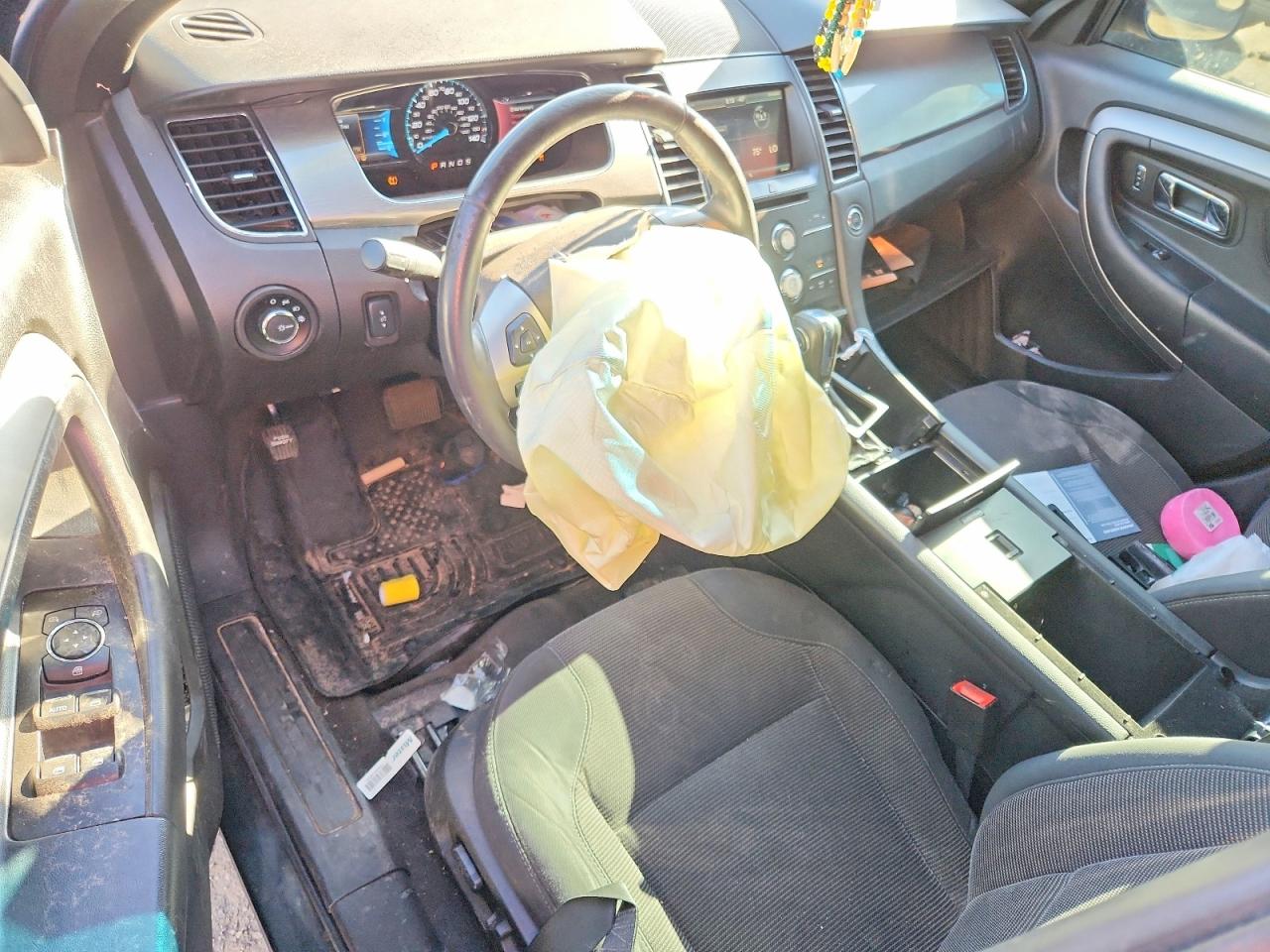 2015 FORD TAURUS SEL photo 15