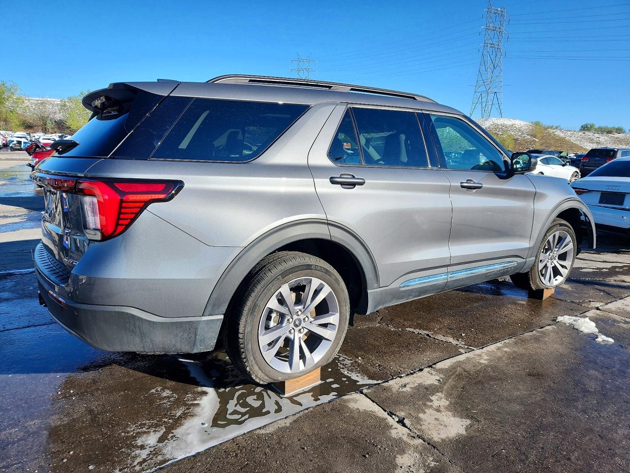 2025 FORD EXPLORER ACTIVE photo 3