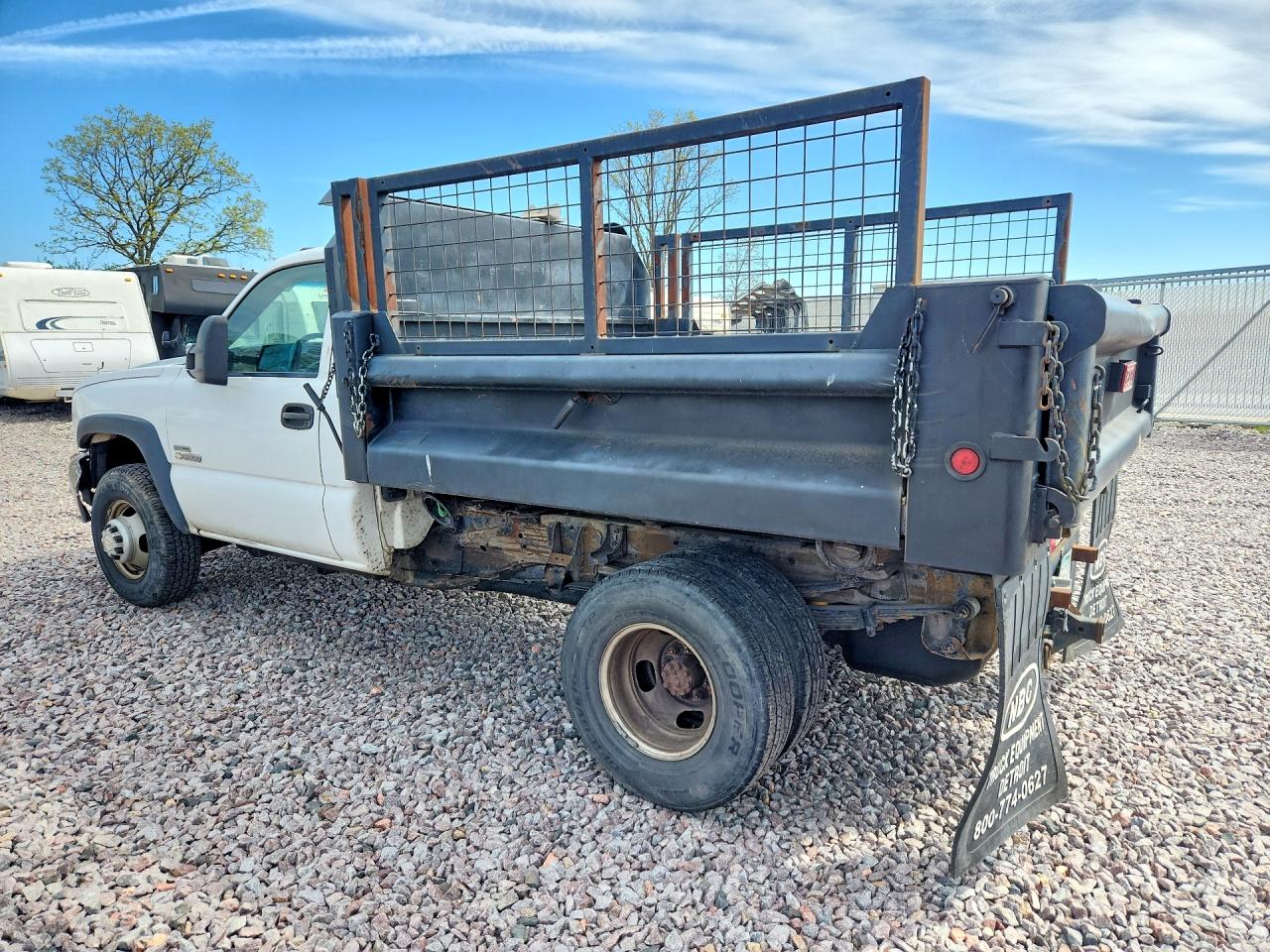 2006 CHEVROLET SILVERADO DUMP TRUCK photo 3
