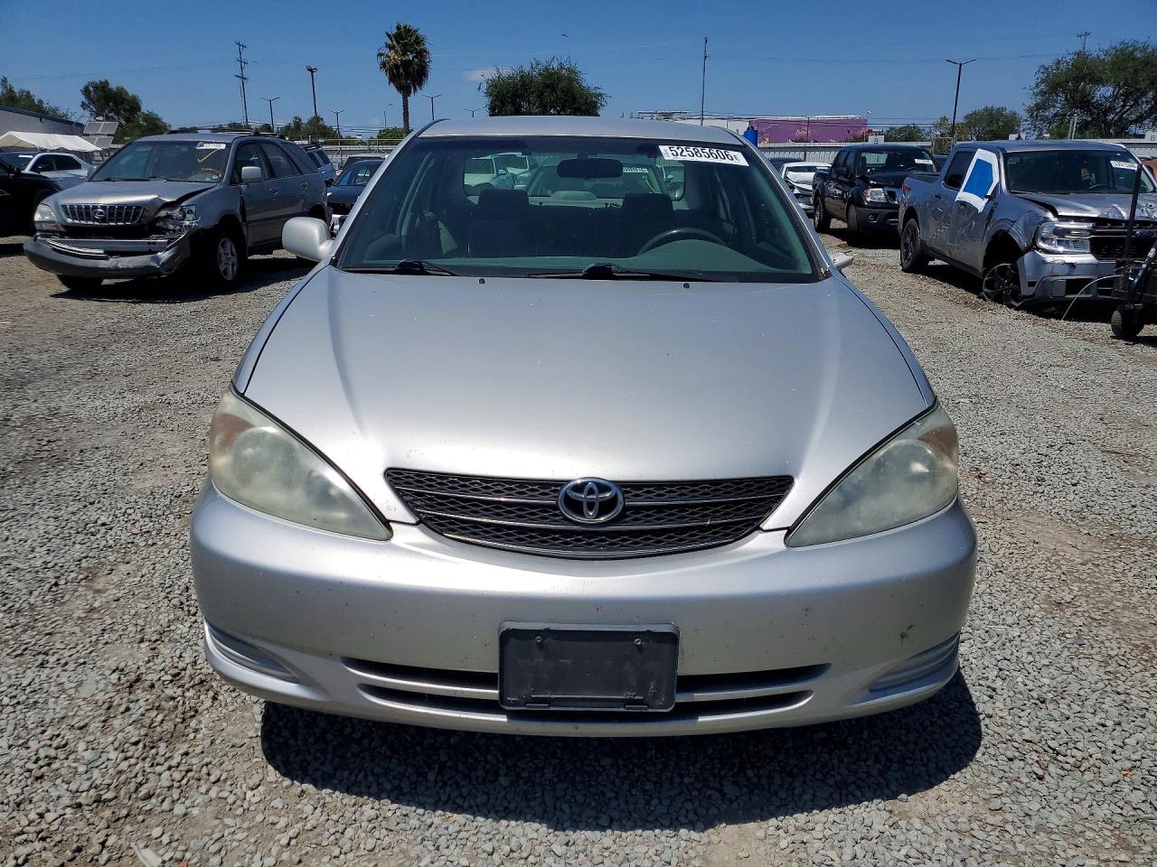 2004 TOYOTA CAMRY LE photo 13