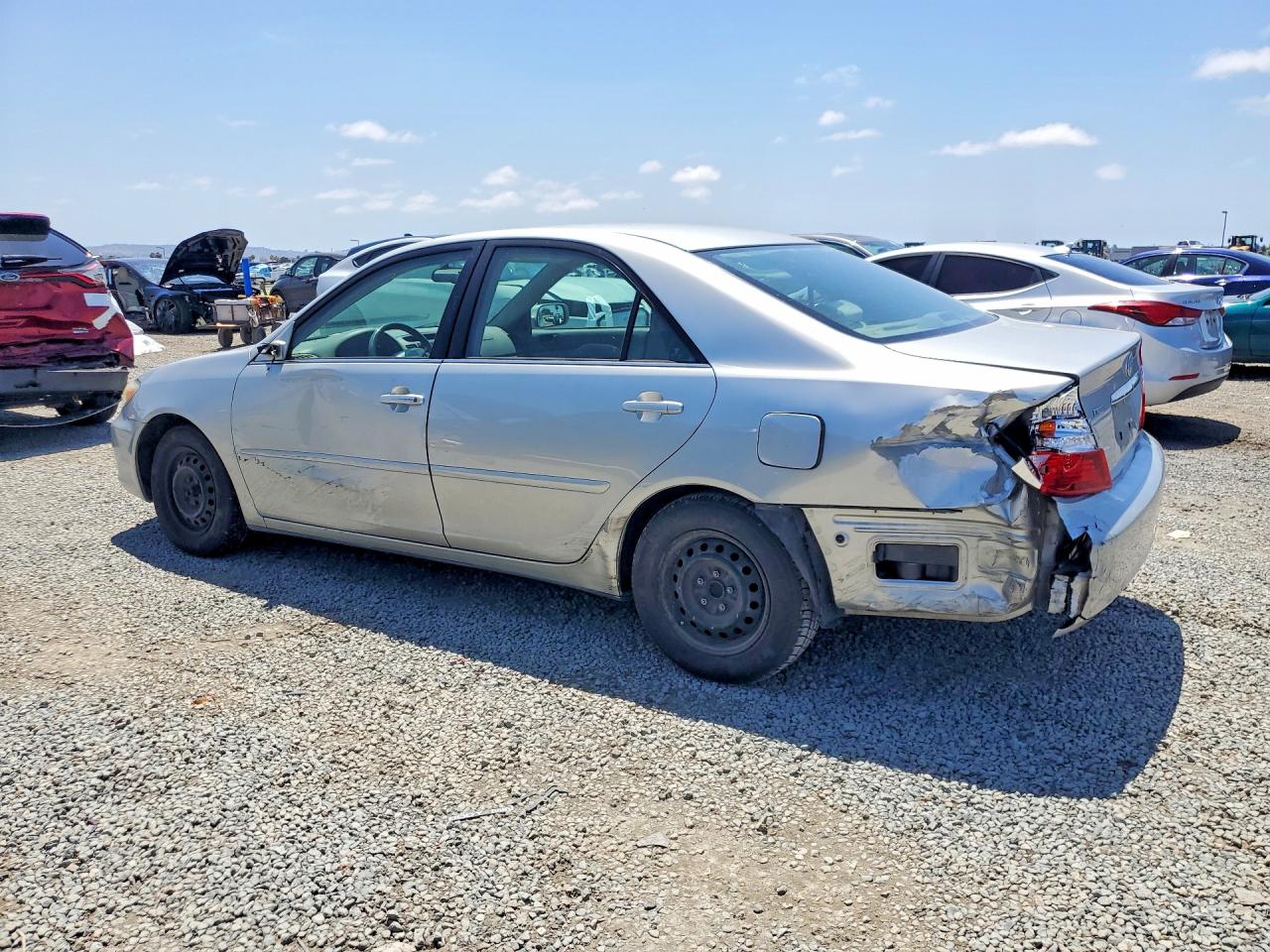 2004 TOYOTA CAMRY LE photo 4