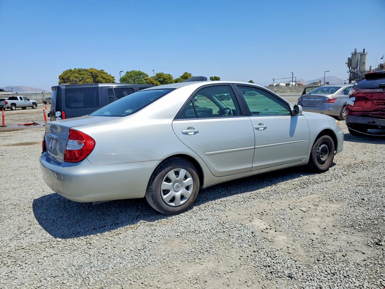 2004 TOYOTA CAMRY LE photo 7