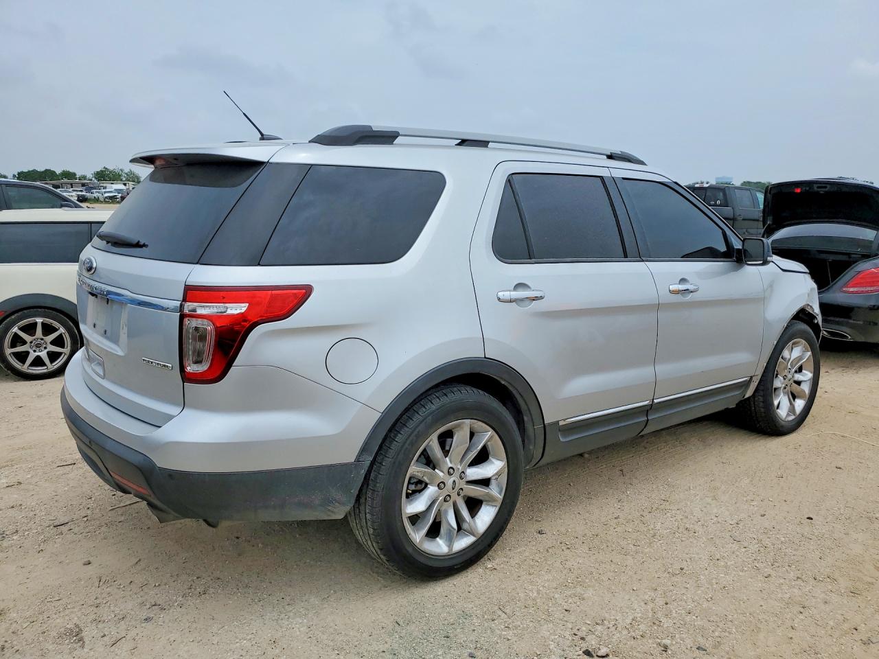2014 FORD EXPLORER XLT photo 7