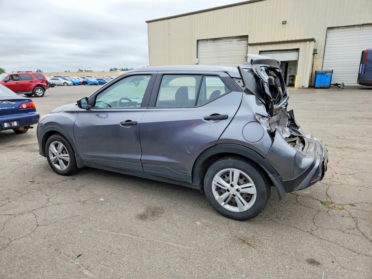 2022 NISSAN KICKS S photo 4