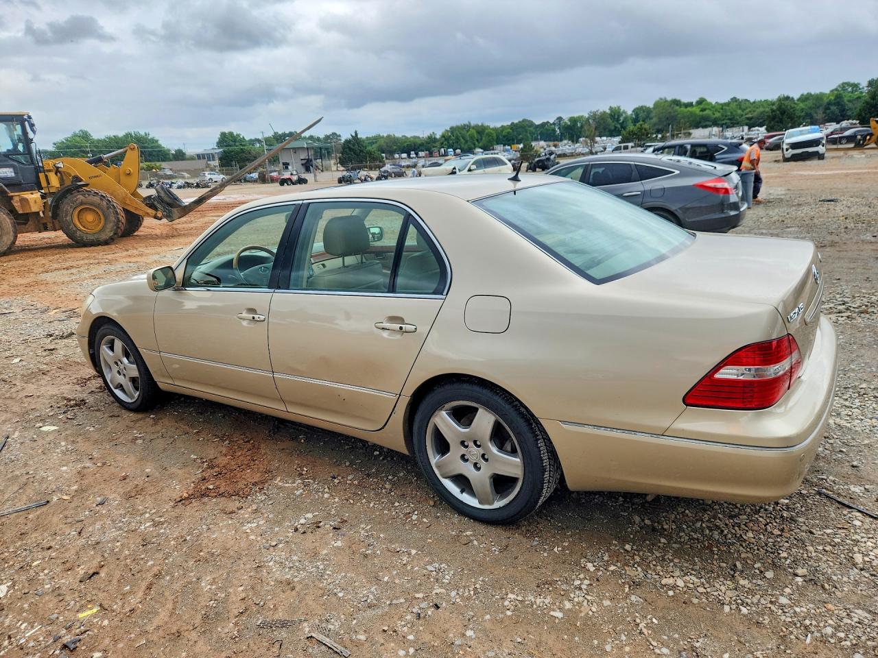 2005 LEXUS LS 430 photo 2