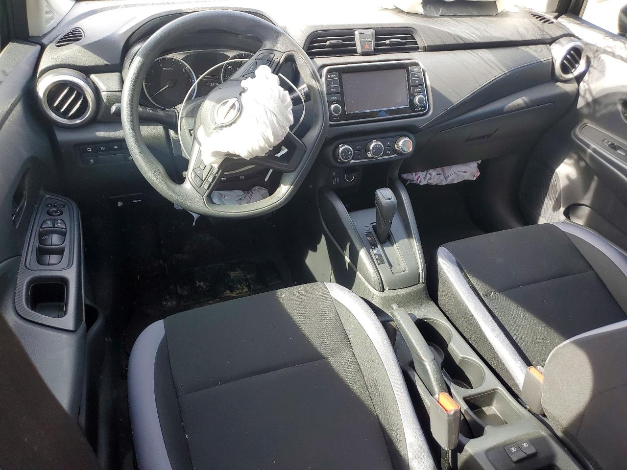 2025 NISSAN VERSA S photo 8