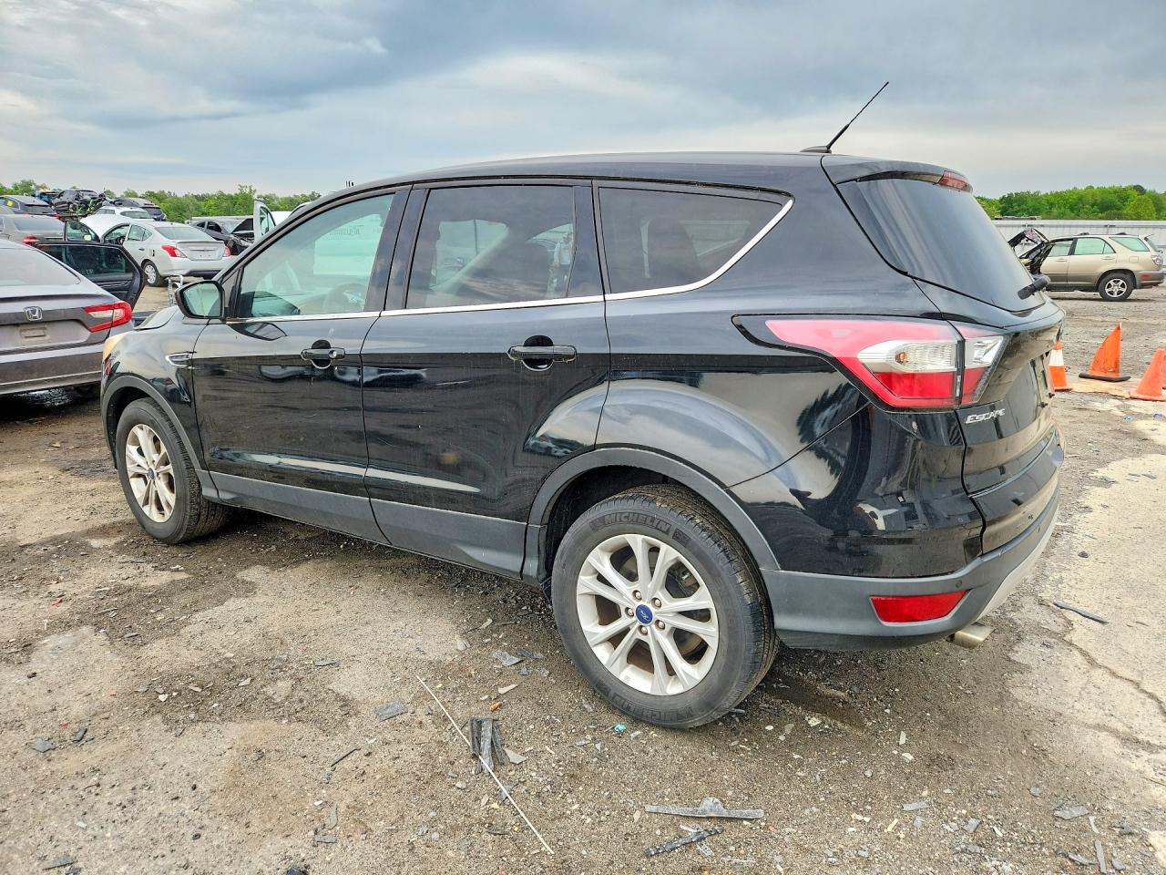 2017 FORD ESCAPE SE photo 3