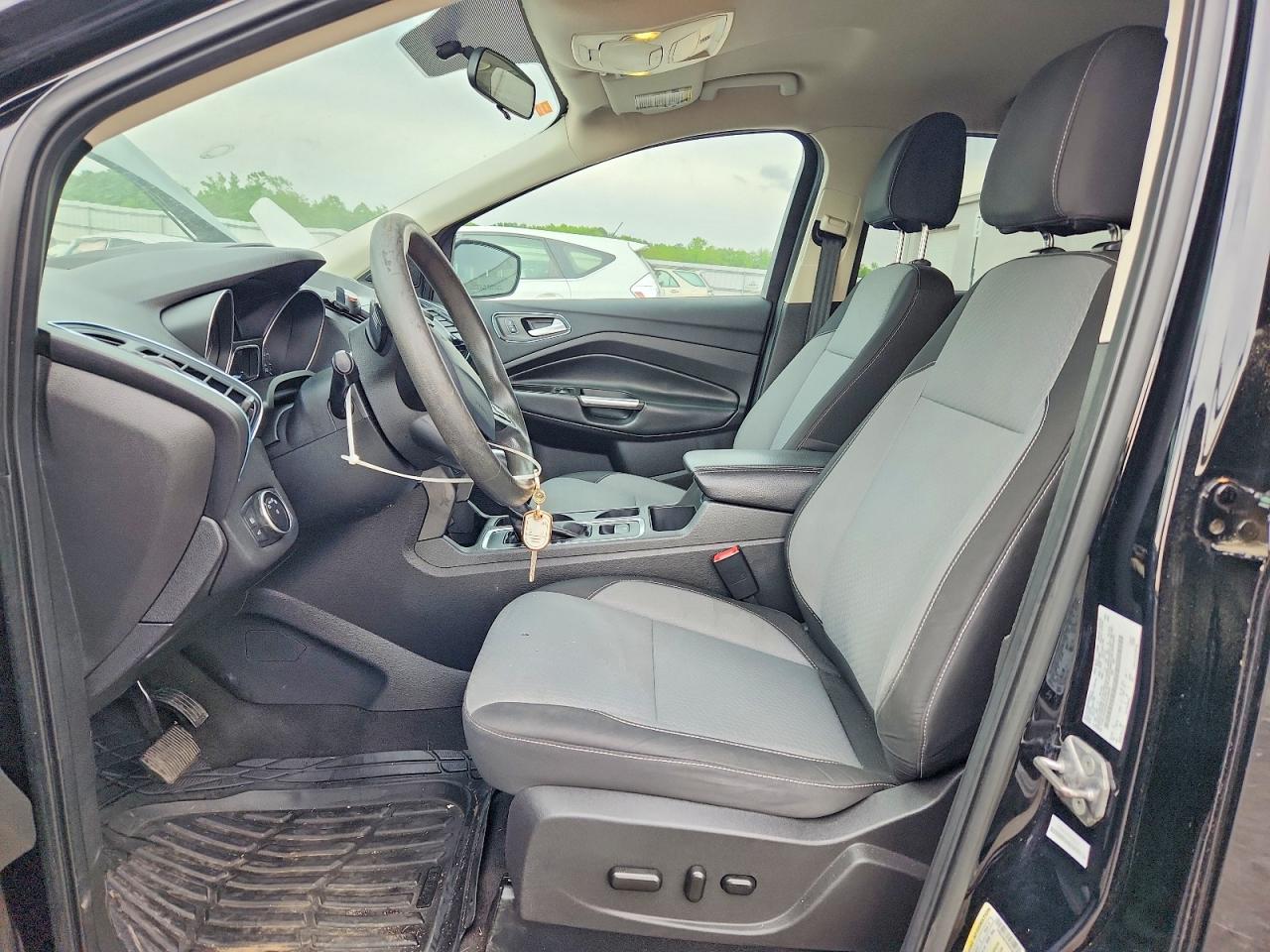 2017 FORD ESCAPE SE photo 13