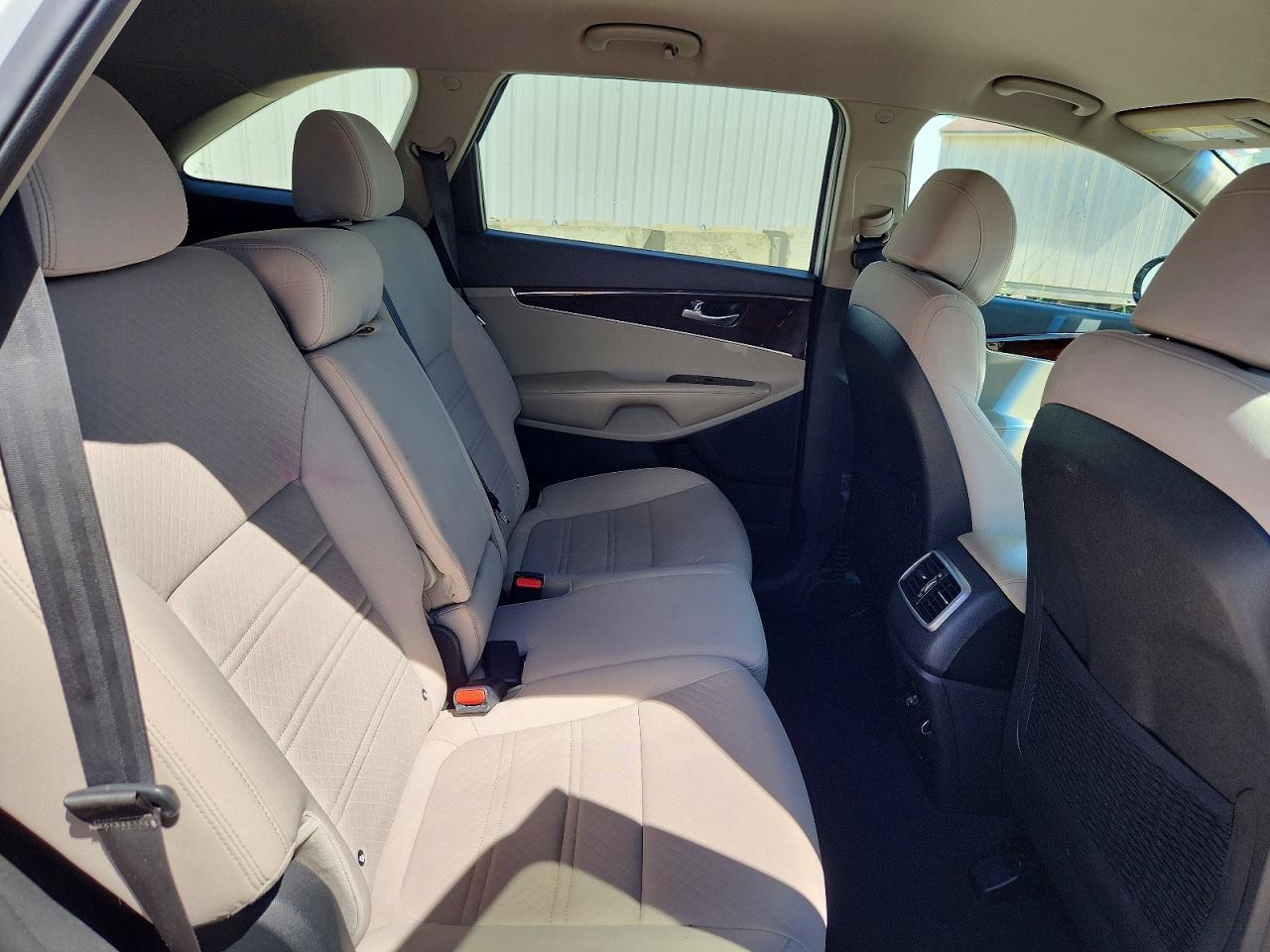 2017 KIA SORENTO LX photo 31
