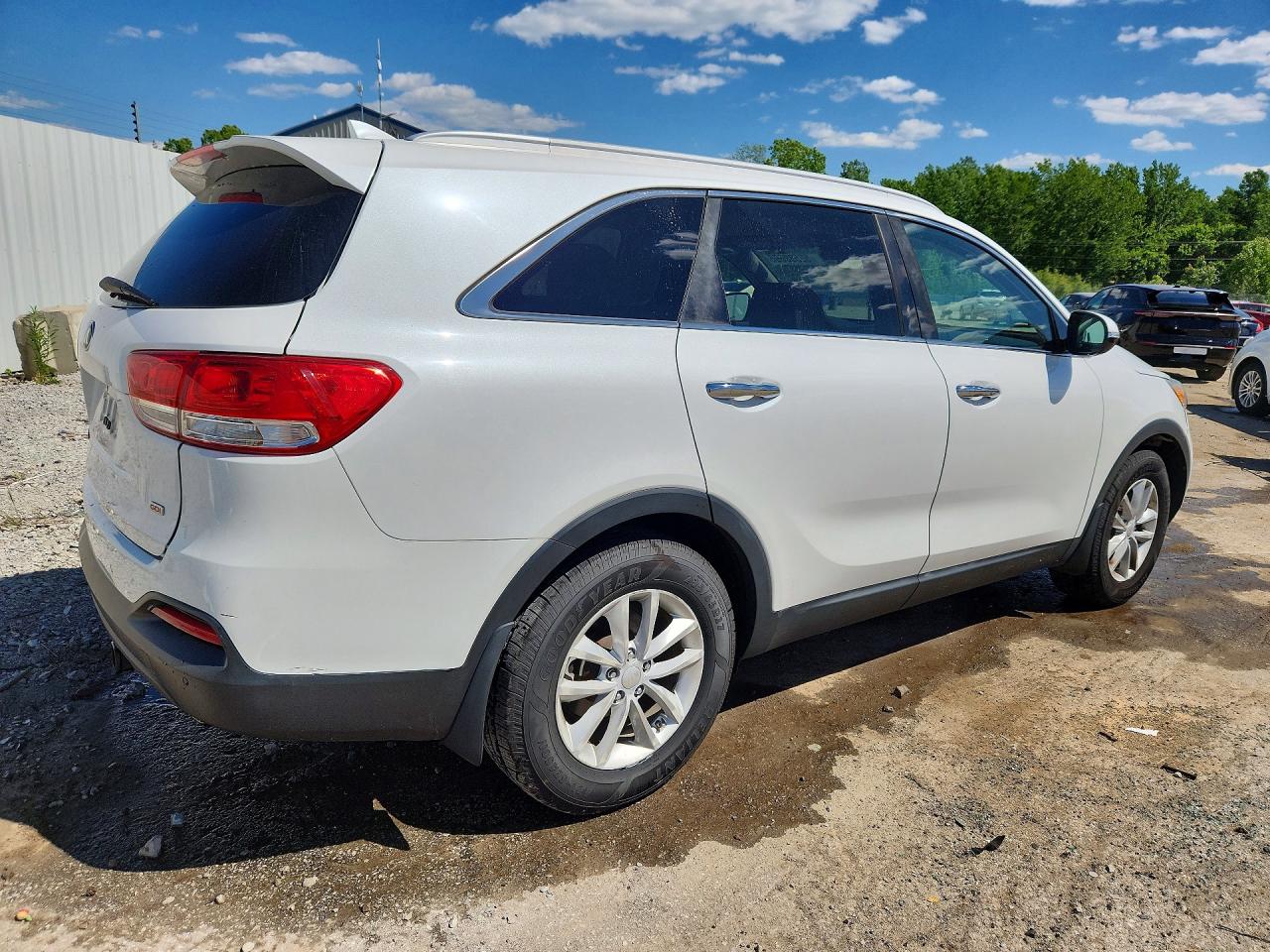 2017 KIA SORENTO LX photo 7