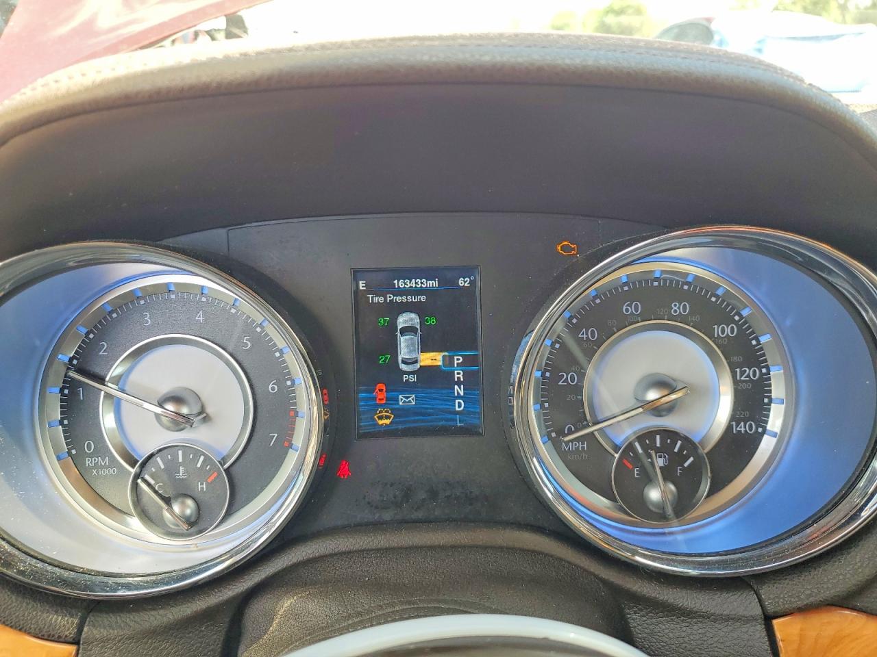 2014 CHRYSLER 300 photo 25