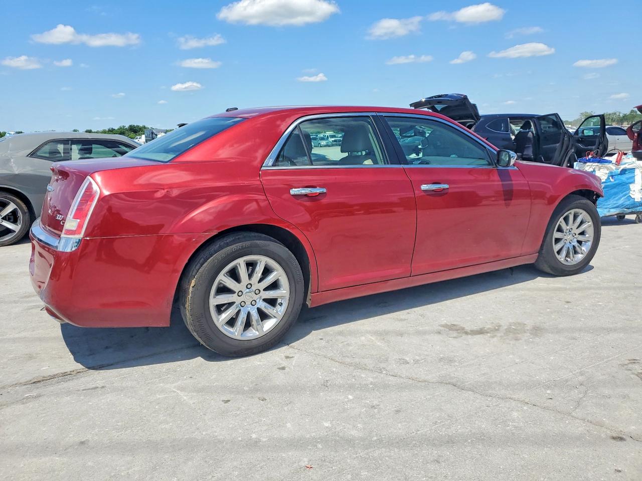 2014 CHRYSLER 300 photo 7
