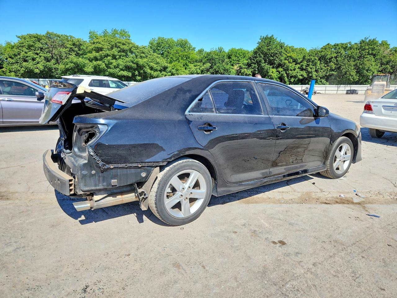 2014 TOYOTA CAMRY SE photo 5