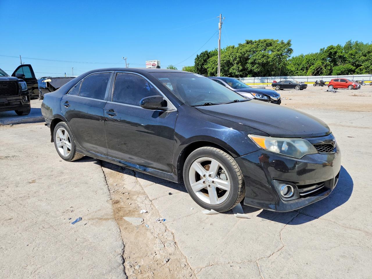 2014 TOYOTA CAMRY SE photo 7