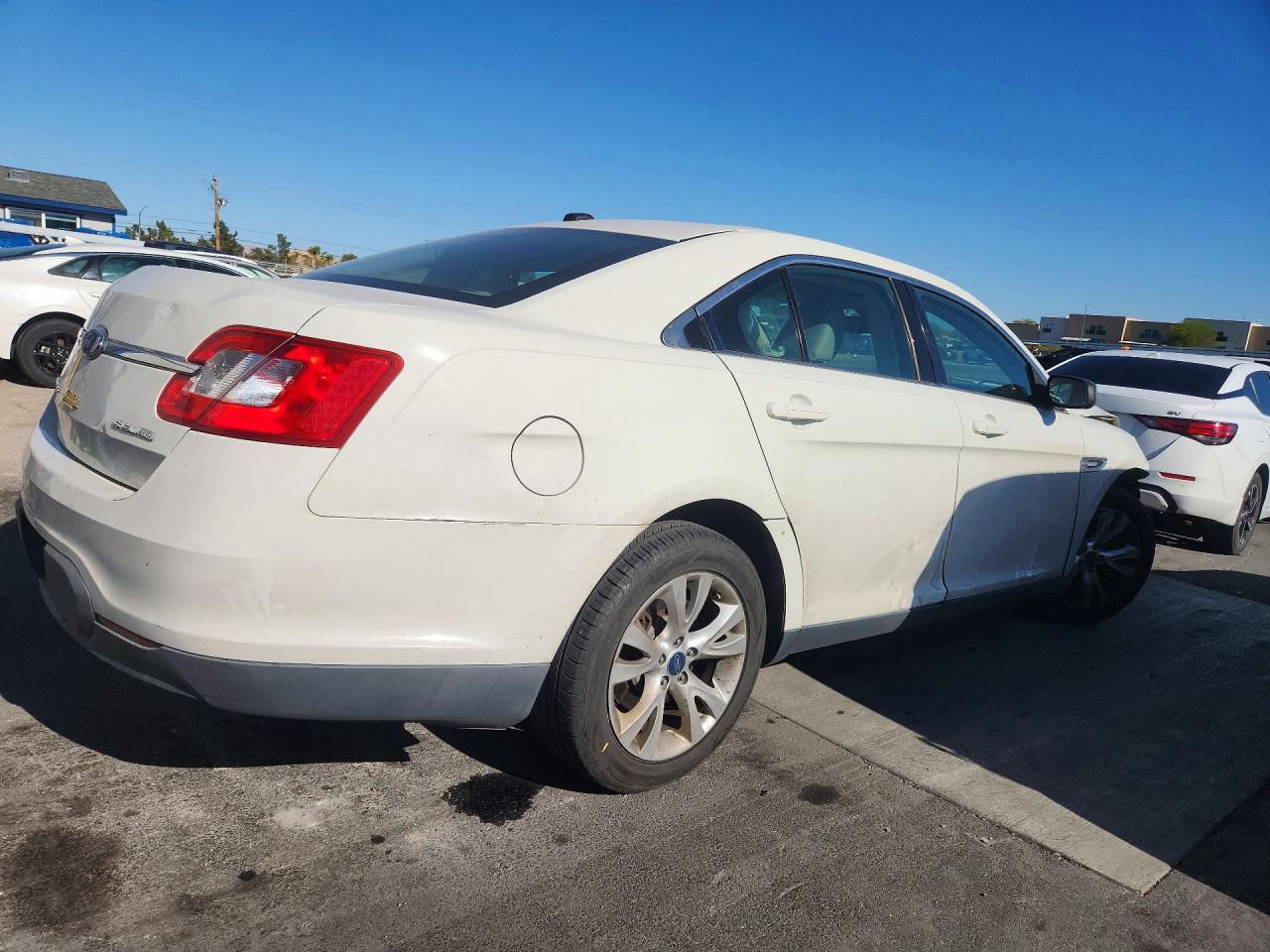 2010 FORD TAURUS SEL photo 7