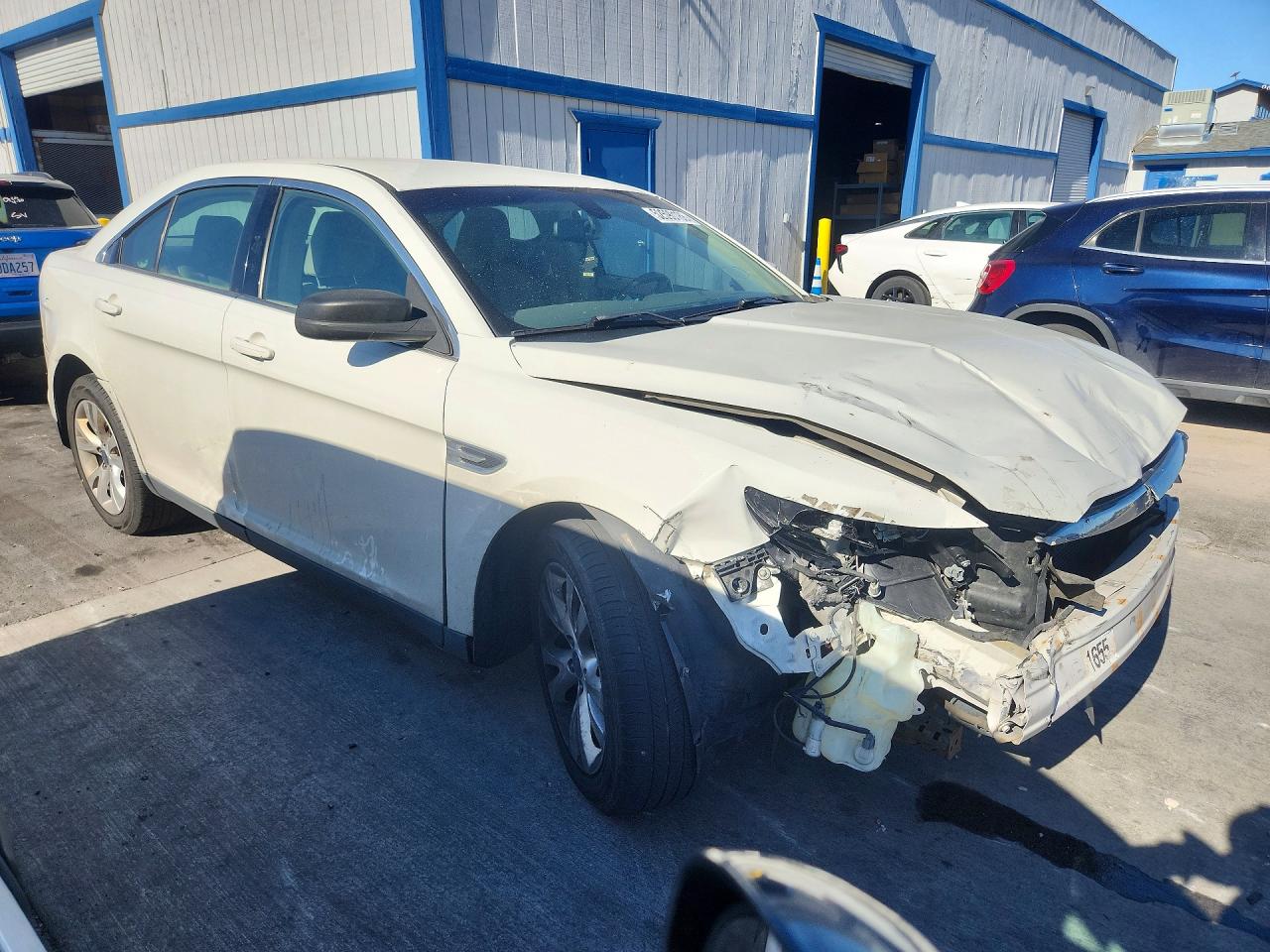 2010 FORD TAURUS SEL photo 10