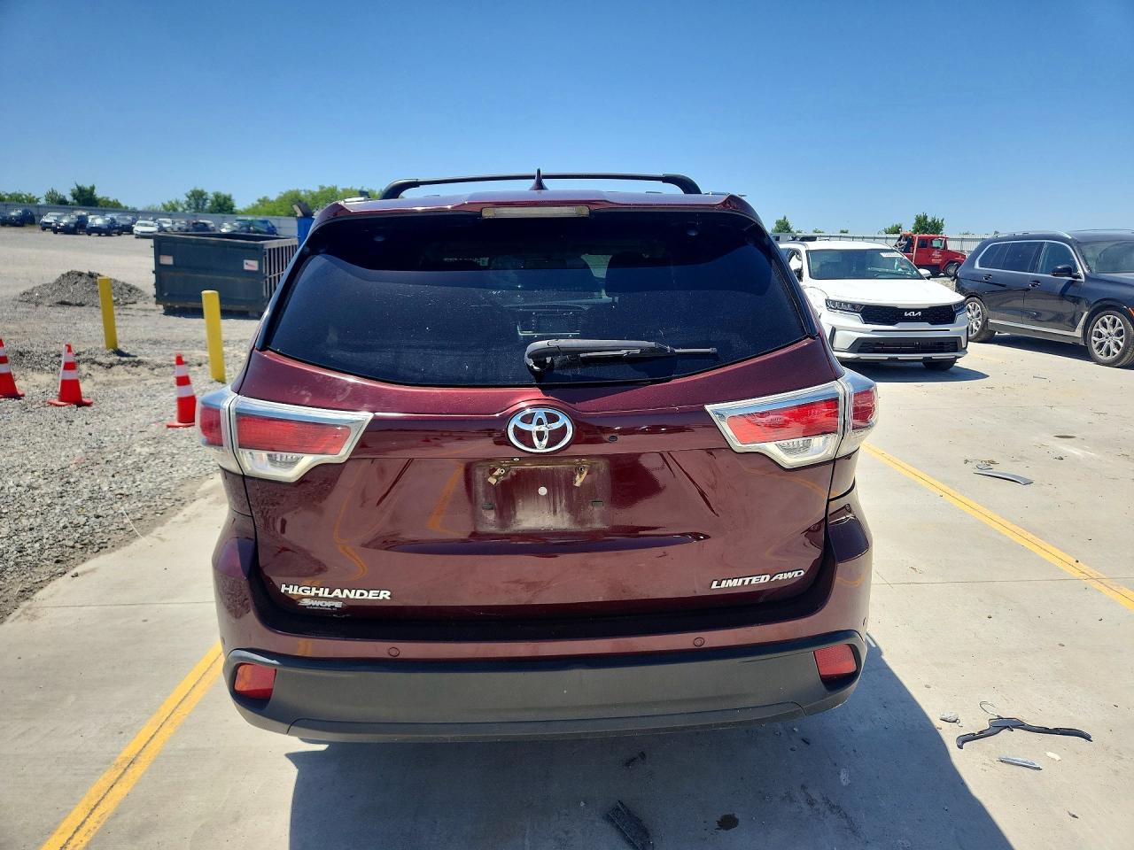2016 TOYOTA HIGHLANDER LIMITED photo 11