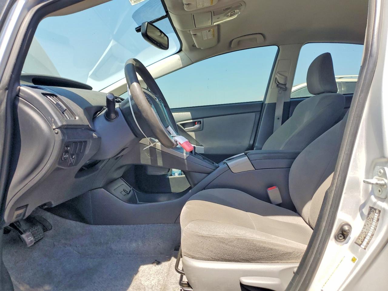 2015 TOYOTA PRIUS THREE photo 13