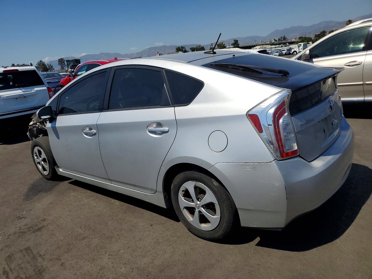 2015 TOYOTA PRIUS THREE photo 3