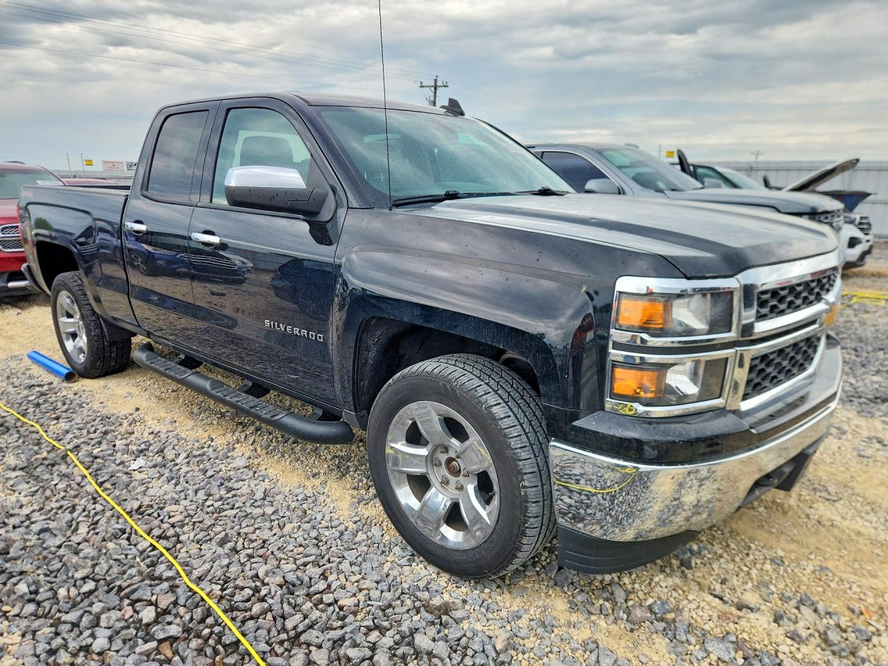 2015 CHEVROLET SILVERADO K1500 photo 4