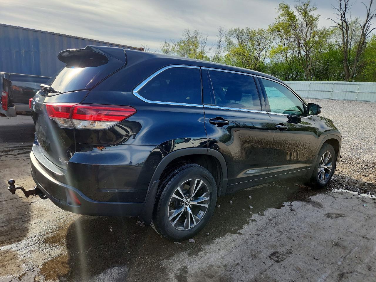 2018 TOYOTA HIGHLANDER LE PLUS photo 3