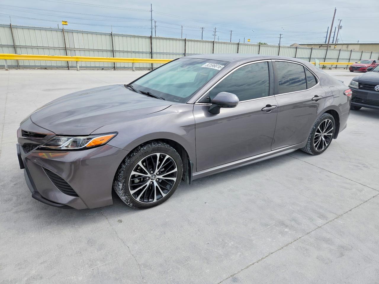 2018 TOYOTA CAMRY