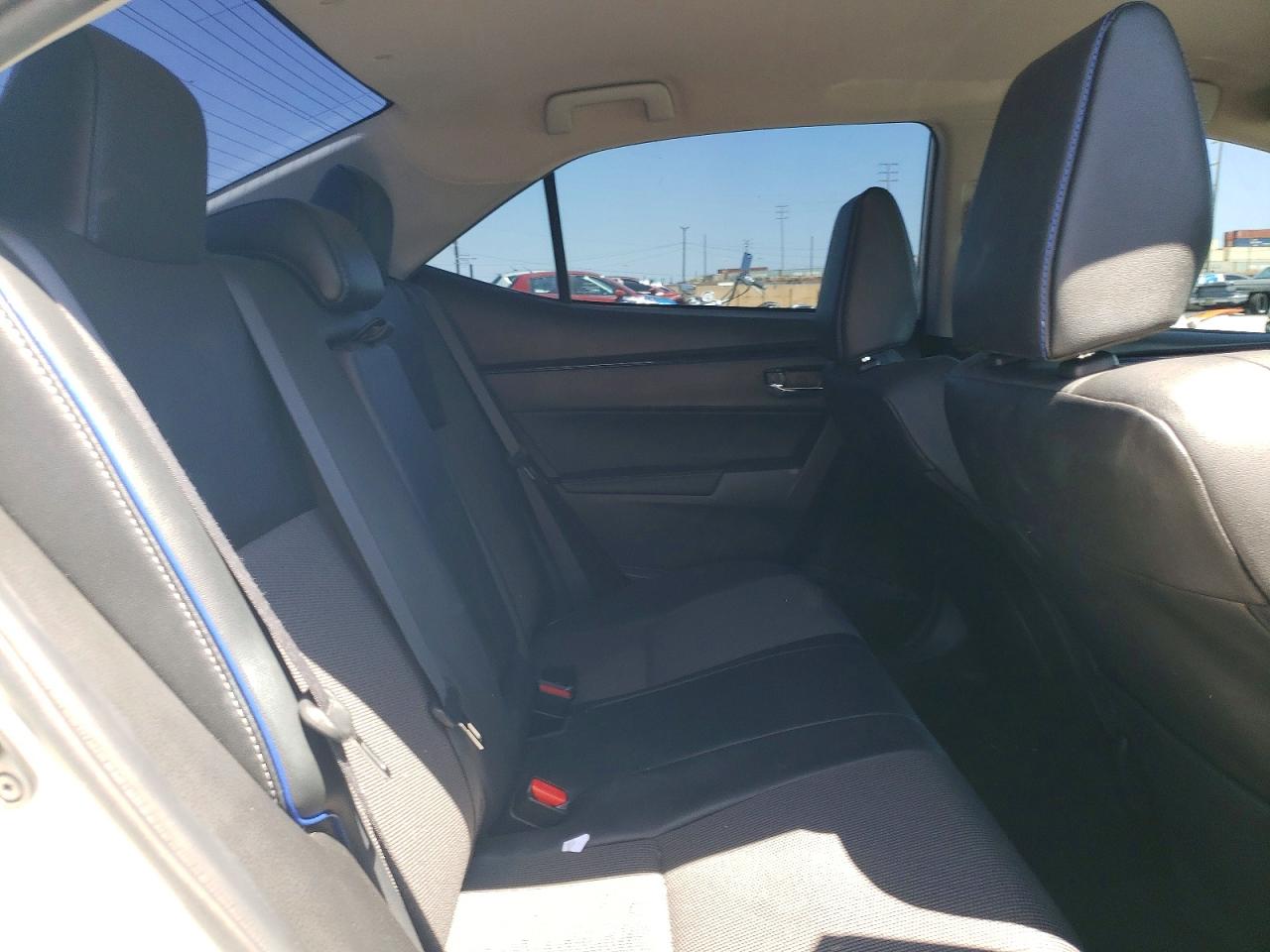 2018 TOYOTA COROLLA SE photo 19