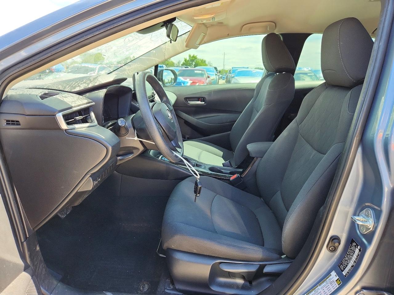 2020 TOYOTA COROLLA LE photo 13