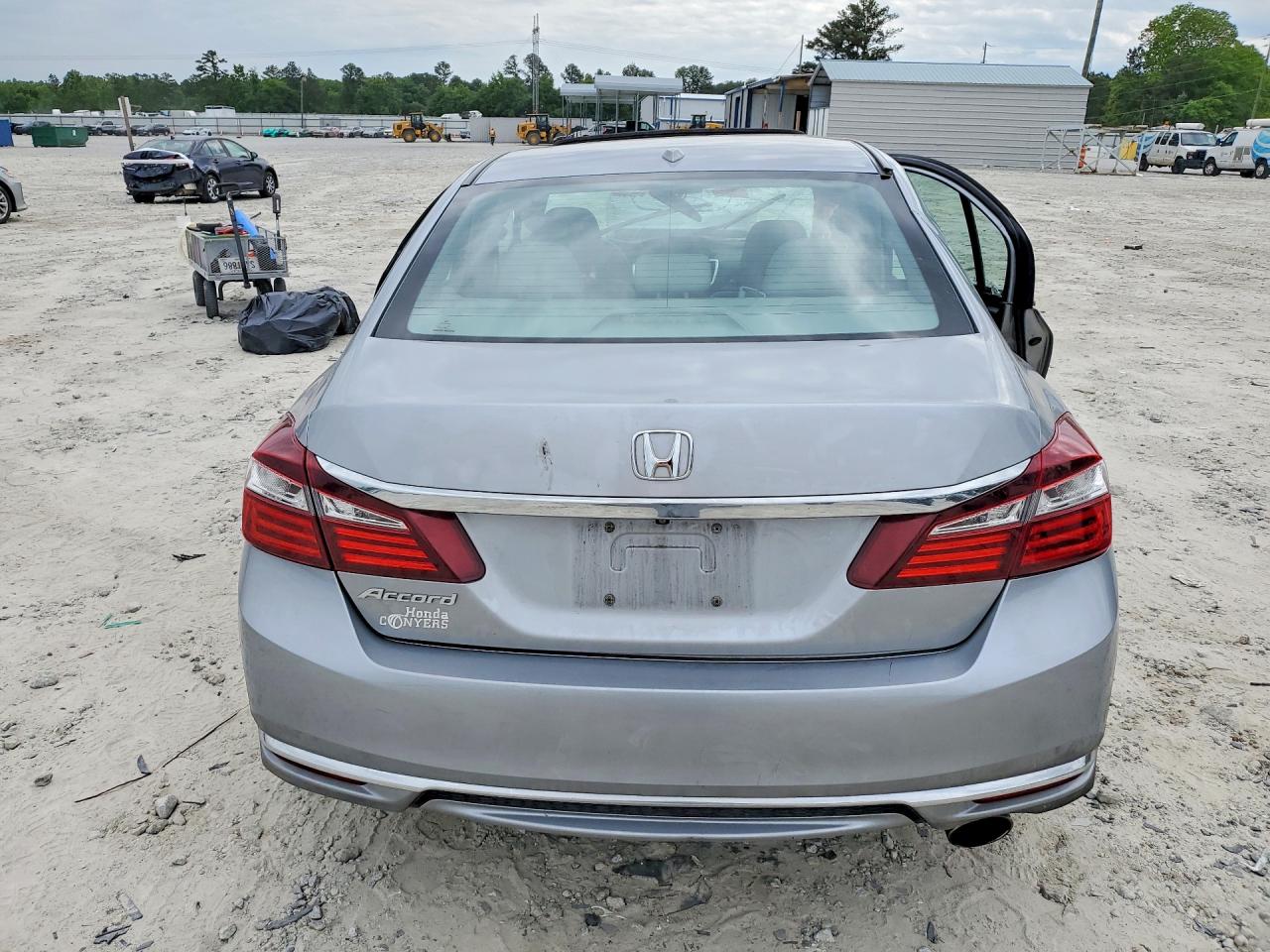 2017 HONDA ACCORD EXL photo 16
