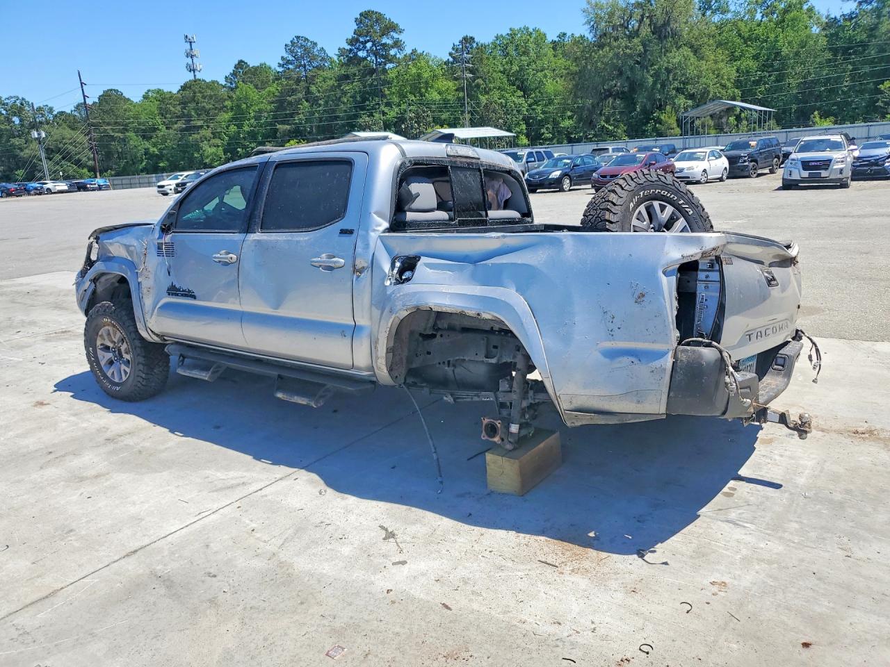 2019 TOYOTA TACOMA SR5 V6 photo 2