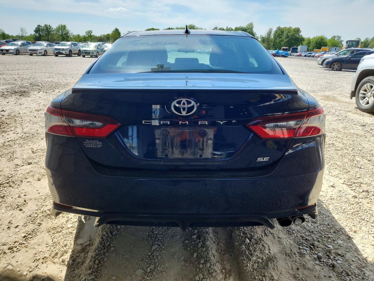 2021 TOYOTA CAMRY SE photo 11