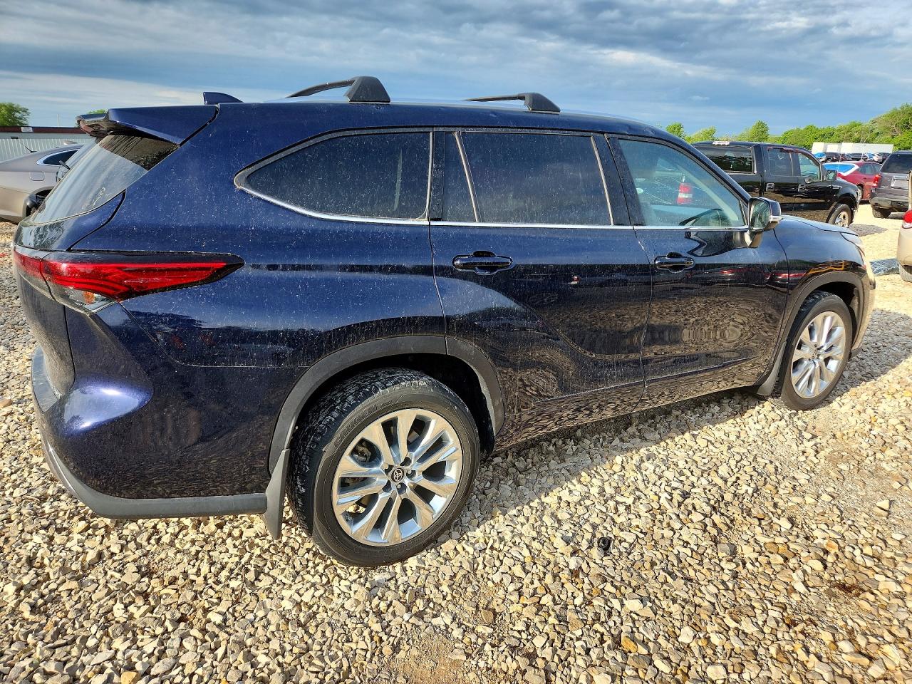 2021 TOYOTA HIGHLANDER LIMITED photo 3