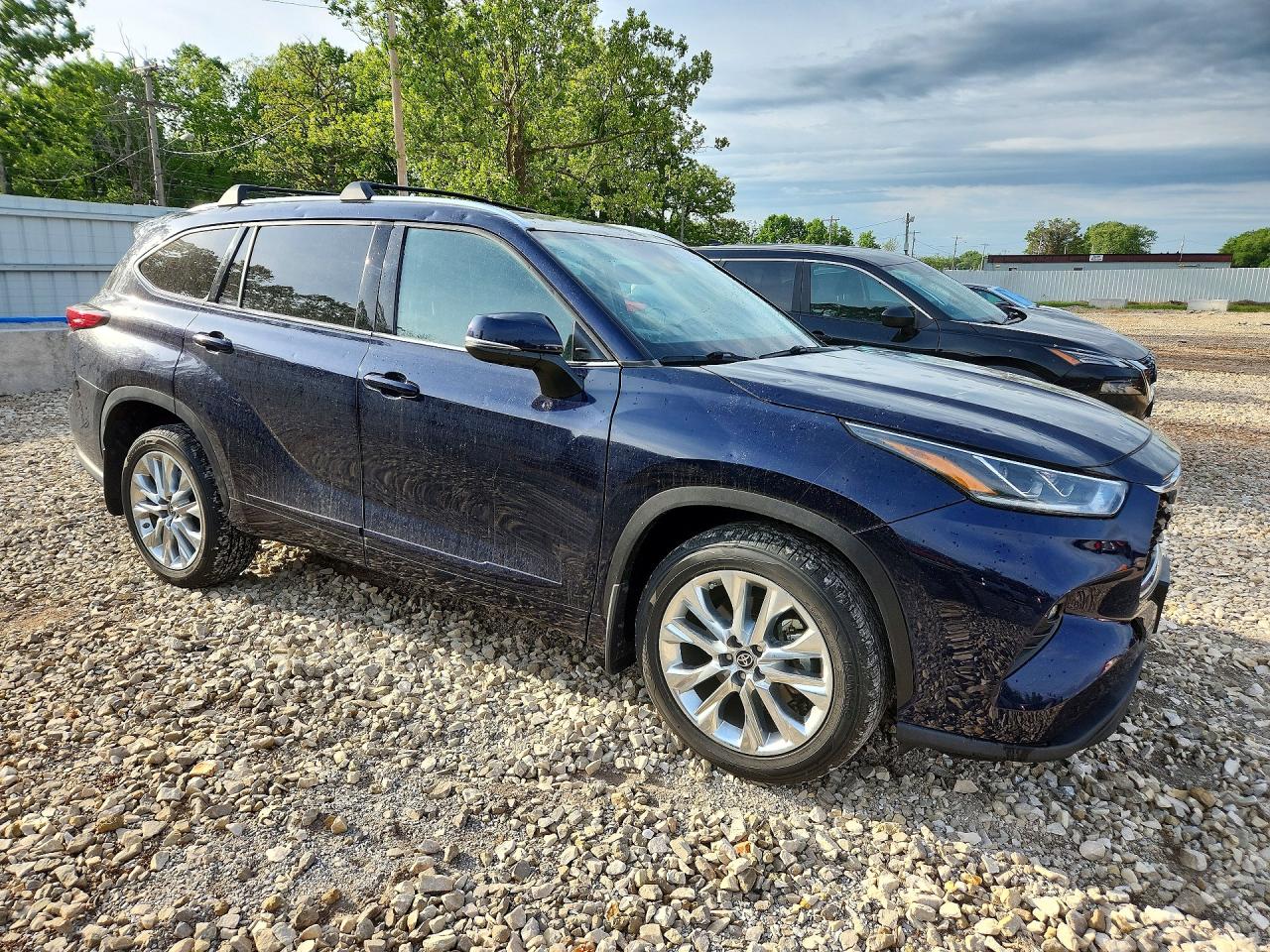 2021 TOYOTA HIGHLANDER LIMITED photo 4