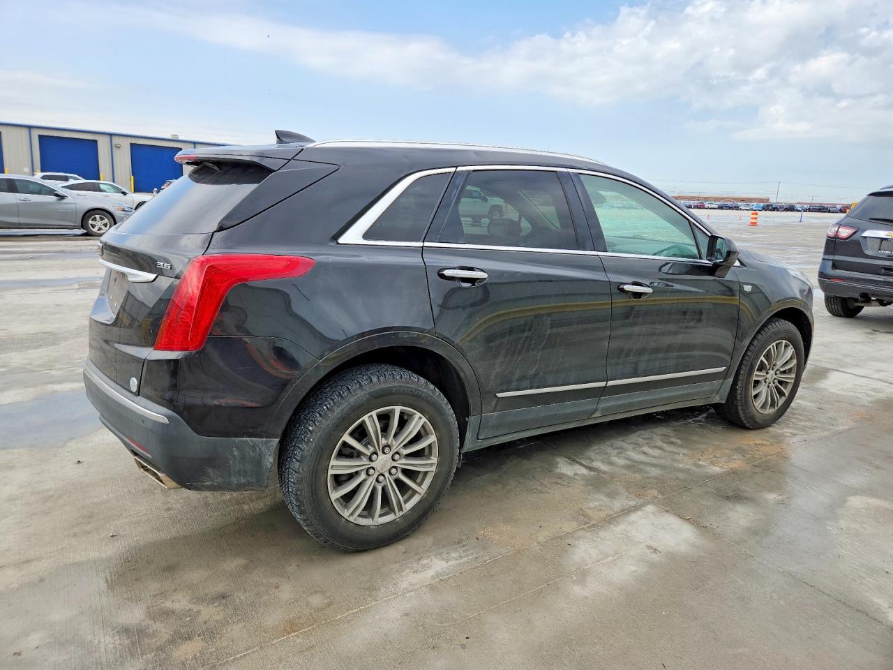 2019 CADILLAC XT5 LUXURY photo 3