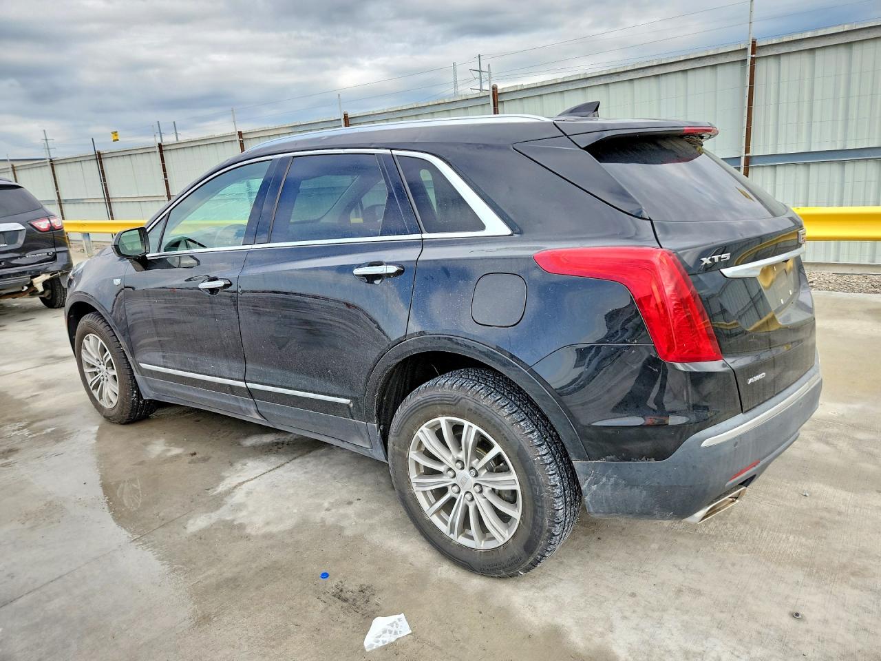 2019 CADILLAC XT5 LUXURY photo 2
