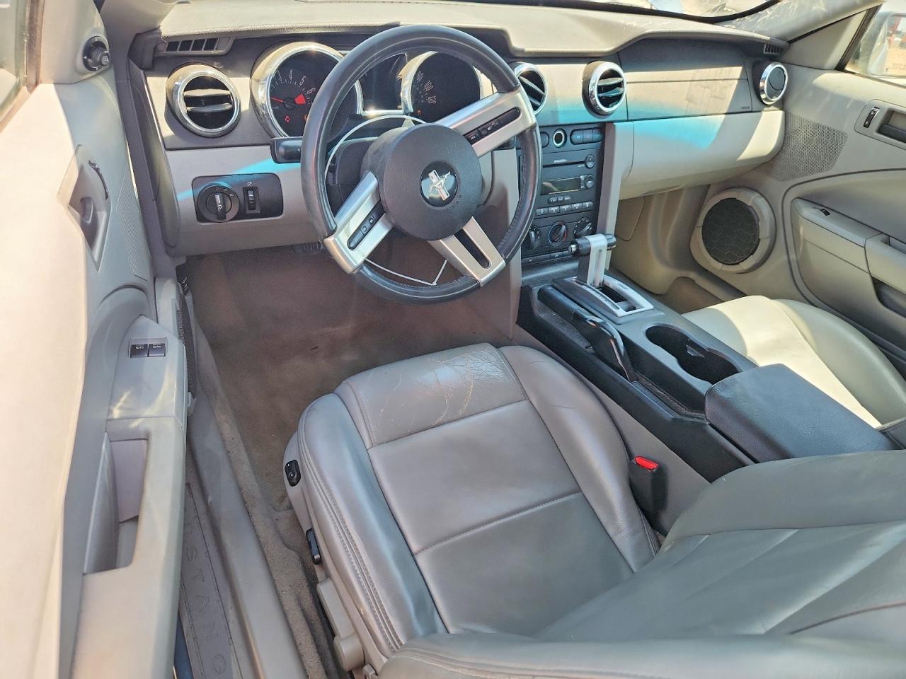 2005 FORD MUSTANG photo 22