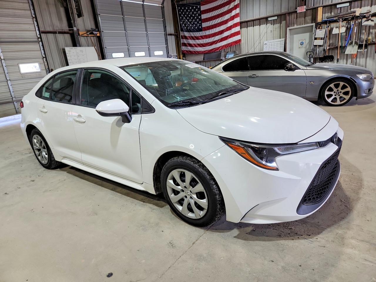 2020 TOYOTA COROLLA LE photo 4