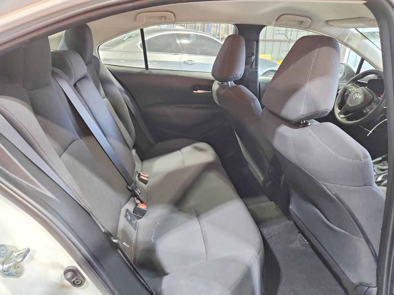 2020 TOYOTA COROLLA LE photo 10