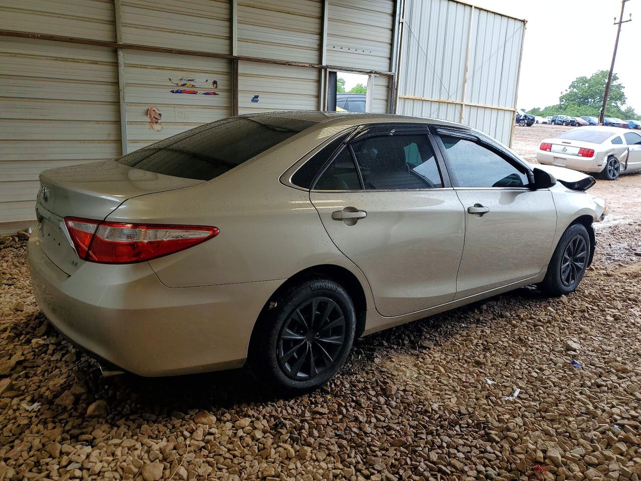 2016 TOYOTA CAMRY LE photo 5