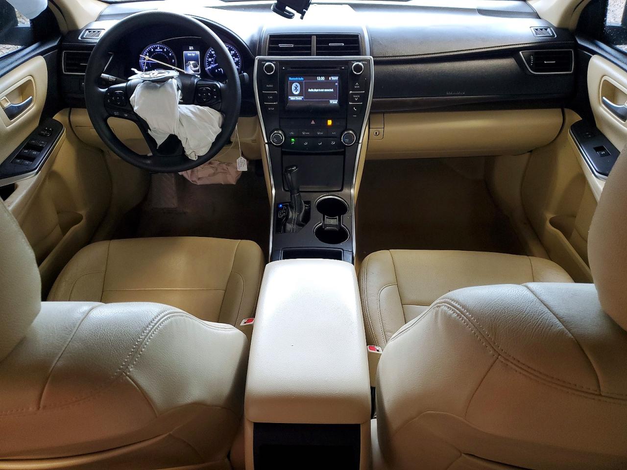 2016 TOYOTA CAMRY LE photo 15