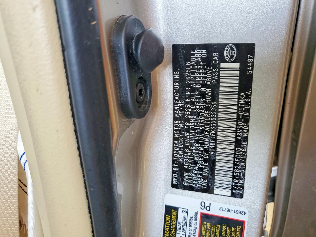 2016 TOYOTA CAMRY LE photo 25