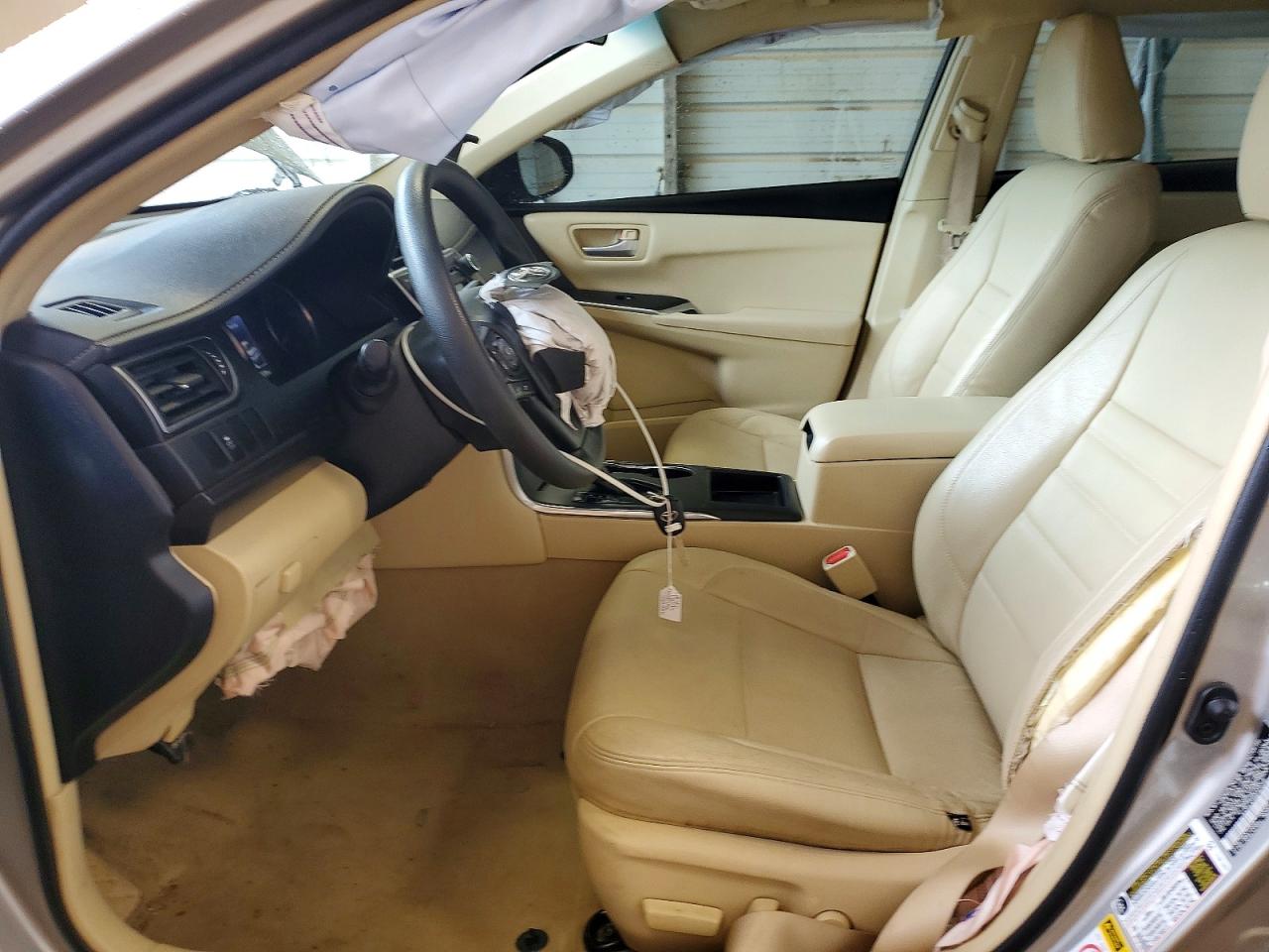 2016 TOYOTA CAMRY LE photo 13