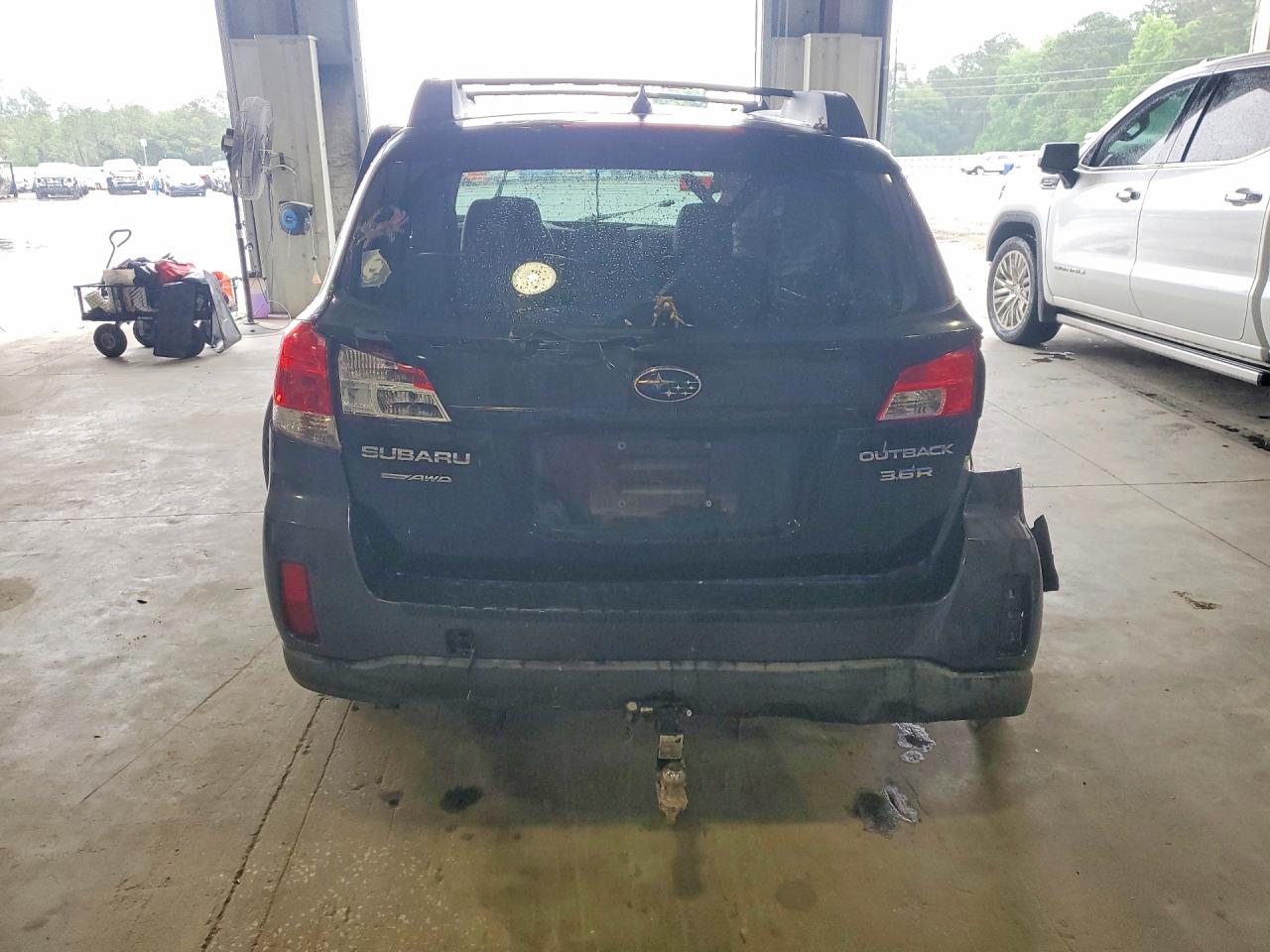 2011 SUBARU OUTBACK 3.6R LIMITED photo 16
