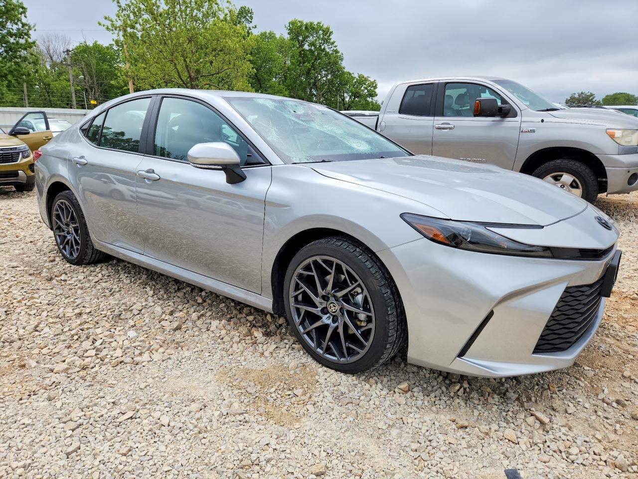 2025 TOYOTA CAMRY LE photo 7